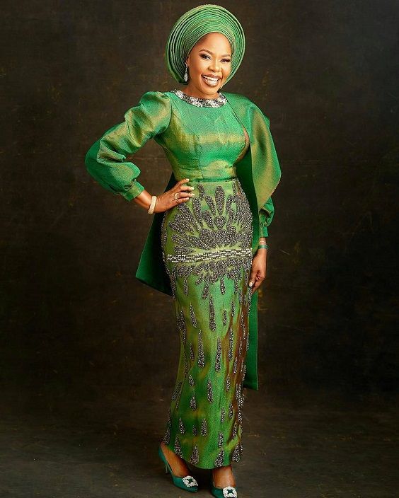 2019 Absolutely Beautiful Asoebi Long Gown Styles