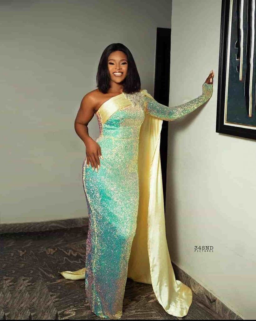 PHOTOS Nice-Looking Asoebi Fashion Styles For Classy Ladies (6)